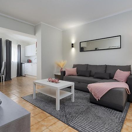 פורטימאו Sunny Flat W/ Balcony & Pool By Lovelystay מראה חיצוני תמונה