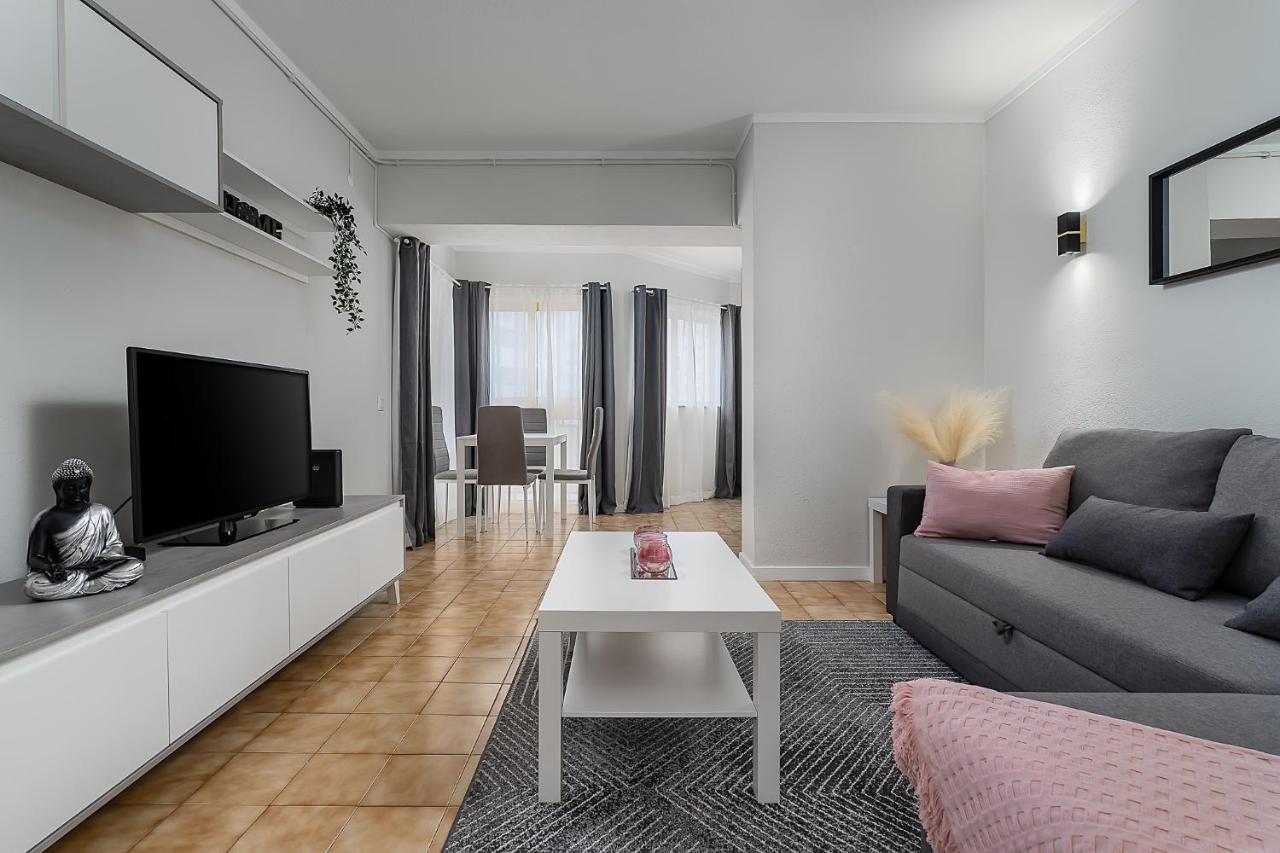 פורטימאו Sunny Flat W/ Balcony & Pool By Lovelystay מראה חיצוני תמונה